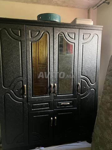 Armoire 4 portes noire avec miroirs – bon - 2