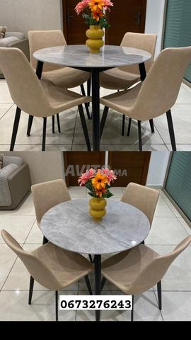 طاولة مستديرة سيراميك