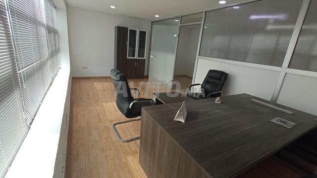 مكتب مجهز مشمس وموقع جيد - 2