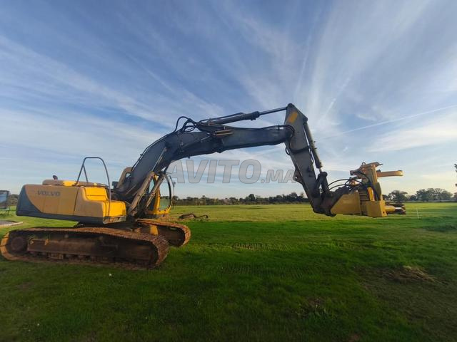 poclain volvo 210