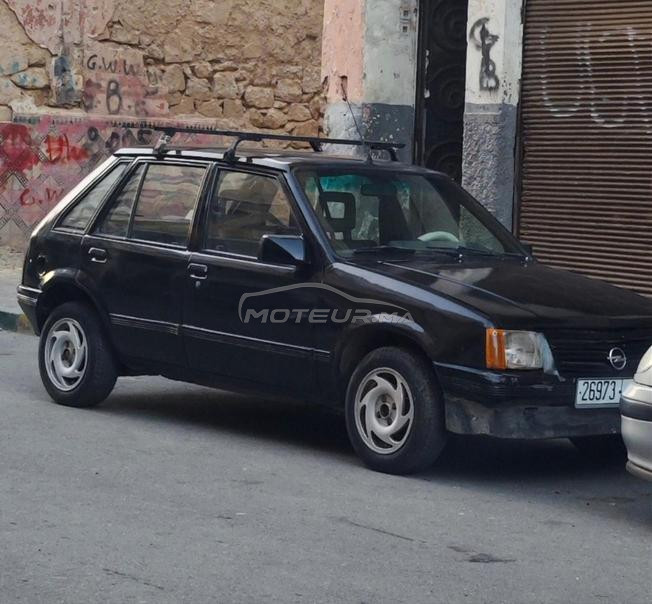 Corsa a 1986 .. en bon état 