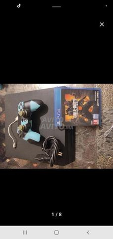PS4 Pro avec 5 jeux