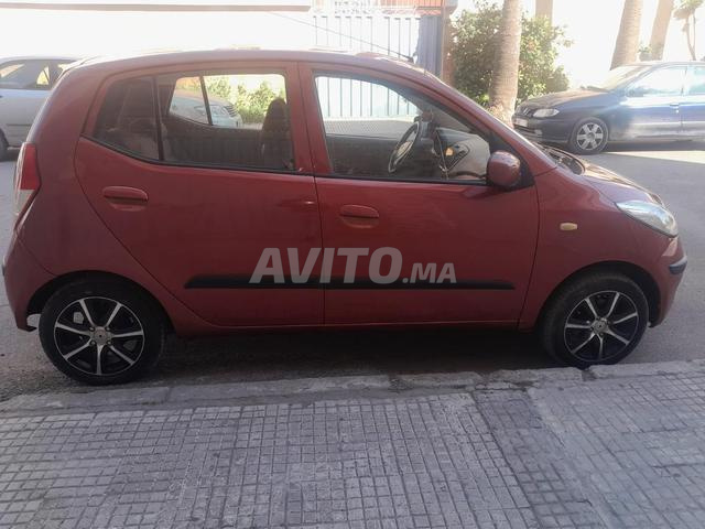 Voiture propre pour personne intéressée - 2