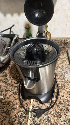 Presse-agrumes électrique en inox – Excellent état - 2