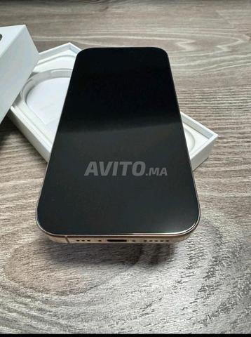 iPhone 16 pro comme neuf - 2