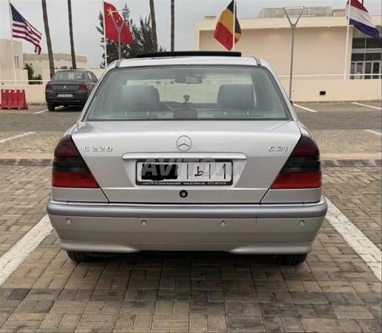 مرسيدس بنز 220 ديزل أوتوماتيكية 1999 في الناظور - 2