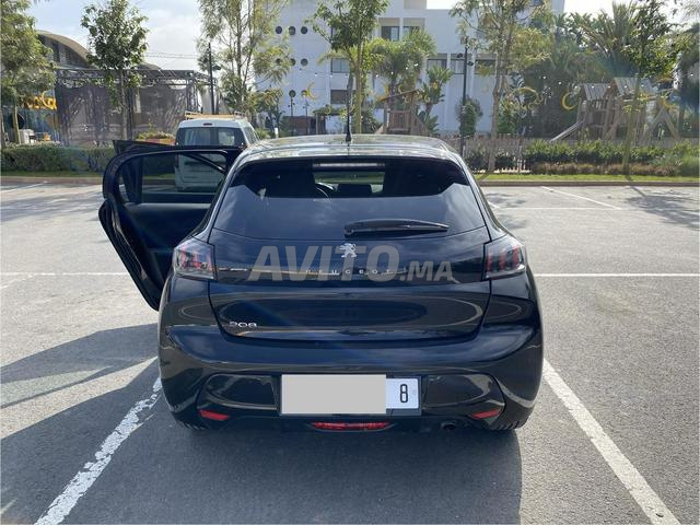 Peugeot 208 allure - 2