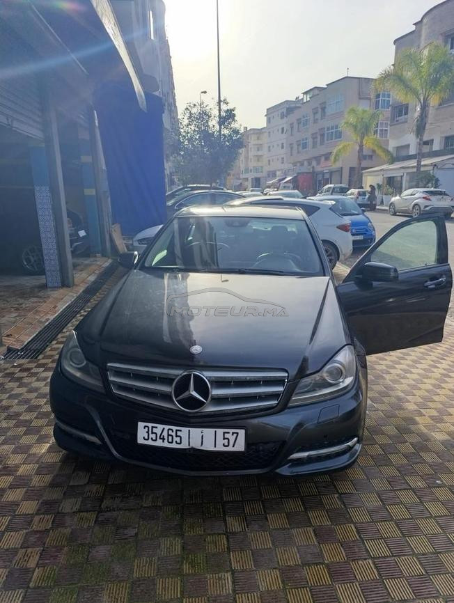 Mercedes-Benz Diesel Manuelle 2012 à El Jadida