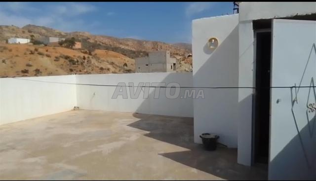 منزل مع حديقة للبيع في إيمي وادار - 2