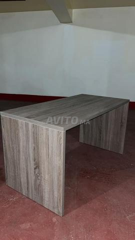 Chaise et bureau à prix raisonnable - 2