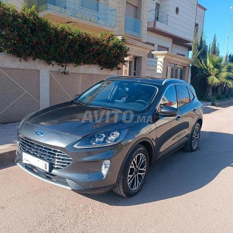 Ford Kuga يد أولى