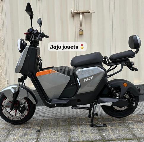 MOTO ÉLECTRIQUE PERFORMANCE 2000W