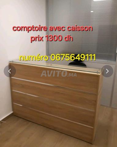 Comptoir neuf avec caisson