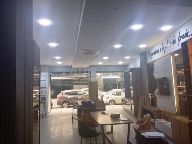 محل مجهز بشكل جيد بجوار الزرقطوني