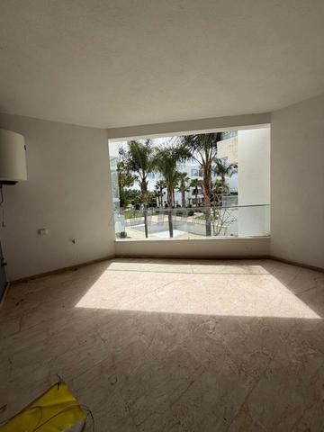 Spacieux appartement vide 4 chambres