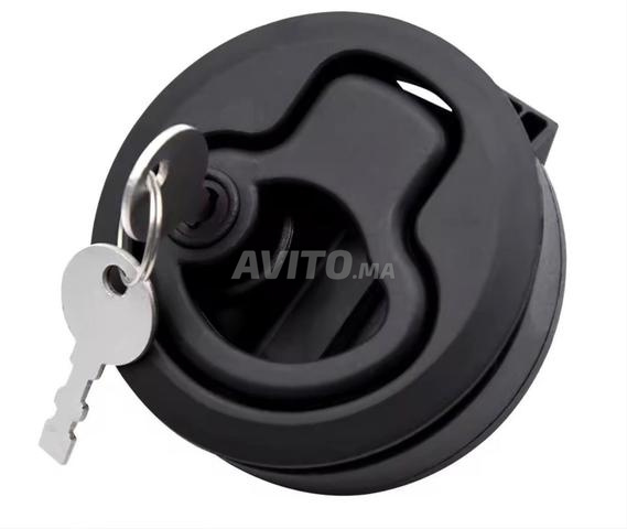 قفل دائري لسيارة إسعاف