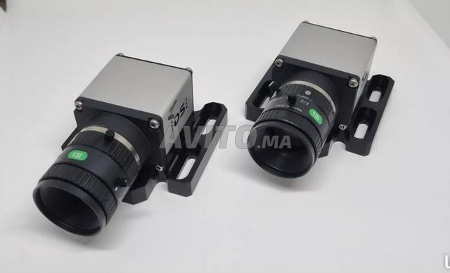 كاميرتان صناعيتان GigE IDS UI-5220SE-M-GL R2