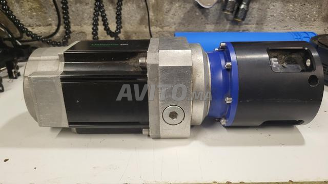 Servo-moteur 1.49 kW avec réducteur - 2