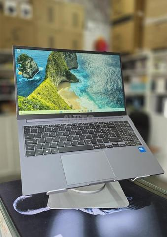 Samsung Galaxybook 4 Core 7 16GB SSD 512GB