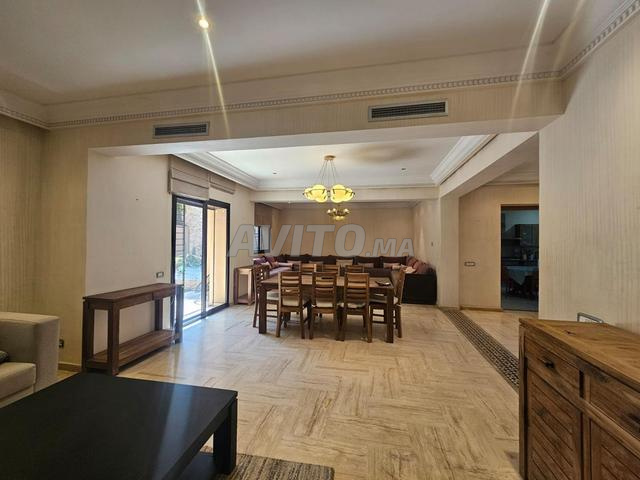 فيلا مفروشة للإيجار بمساحة 400 متر مربع - تاركة