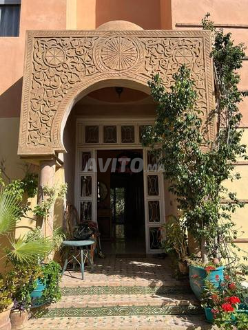 بيع فيلا 5 غرف بمساحة 250 متر مربع في مراكش