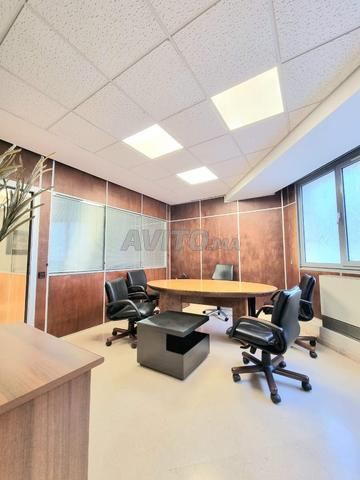 شقة مكتبية مفروشة رائعة بمساحة 133 متر مربع - 2