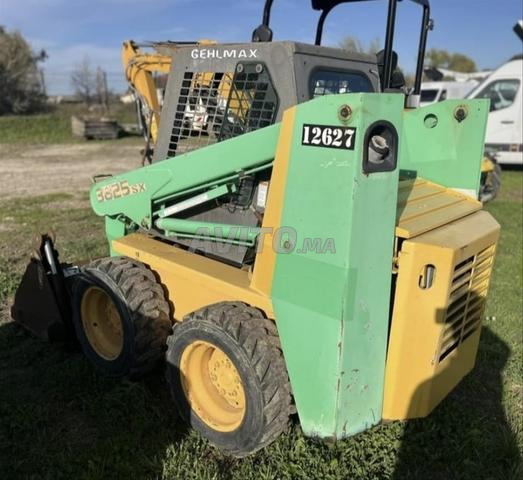 رافعة صغيرة انزلاقية GEHL - 2