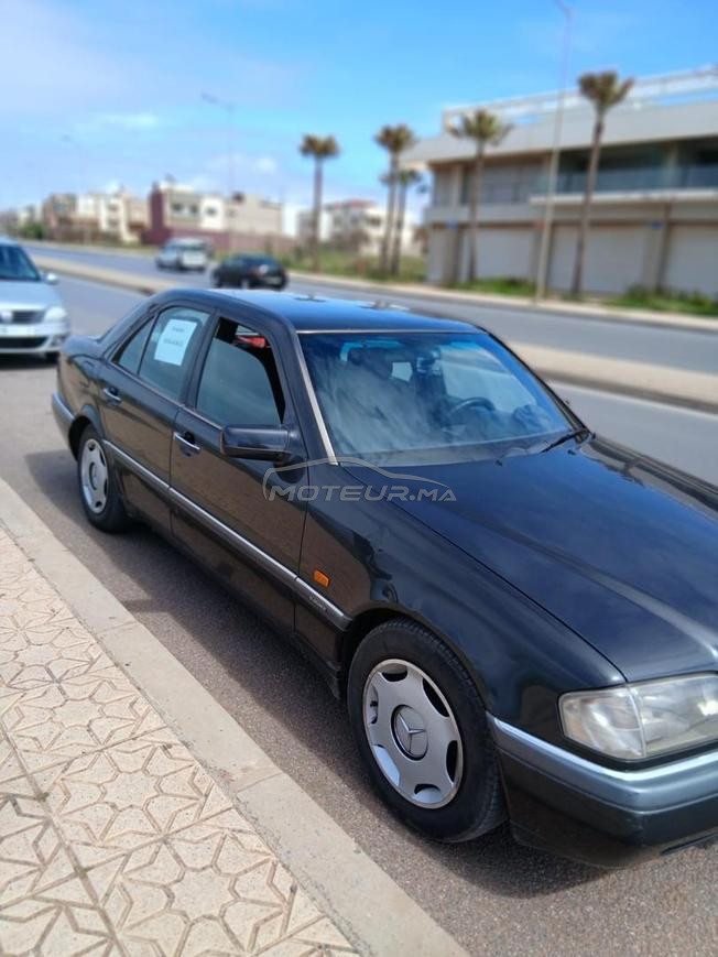Mercedes-Benz 220 Diesel Manuelle 1993 à Salé
