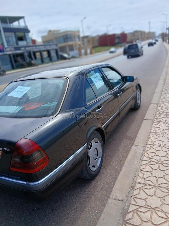 Mercedes-Benz 220 Diesel Manuelle 1993 à Salé