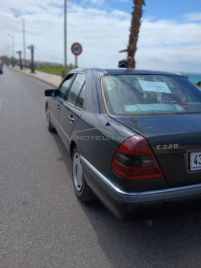 Mercedes-Benz 220 Diesel Manuelle 1993 à Salé