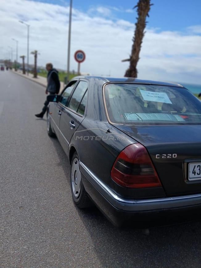 Mercedes-Benz 220 Diesel Manuelle 1993 à Salé