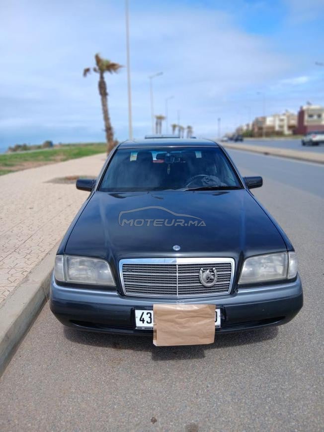 Mercedes-Benz 220 Diesel Manuelle 1993 à Salé