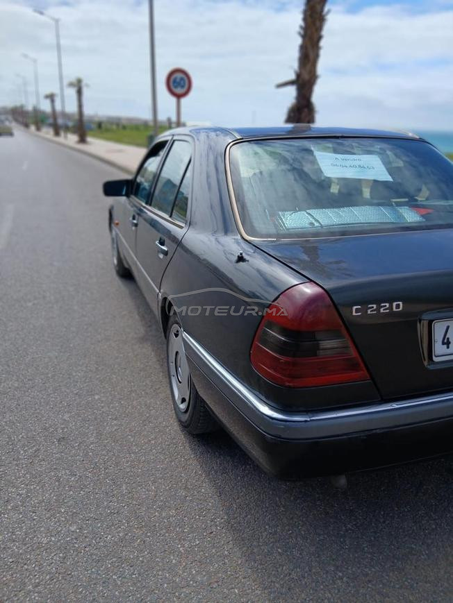 Mercedes-Benz 220 Diesel Manuelle 1993 à Salé