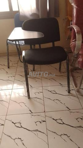 كرسي مع لوح كتابة دوار من الخشب - 2