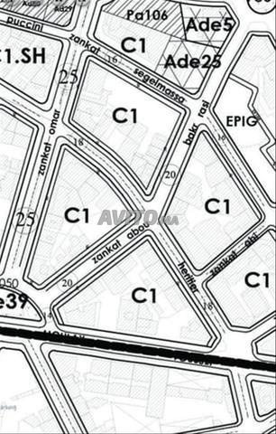 أرض مساحتها 278 متر مربع منطقة عمارات في مركز المدينة