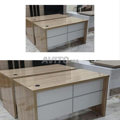 مساحة مكتبية خشب MDF بتصميم دافئ - 2