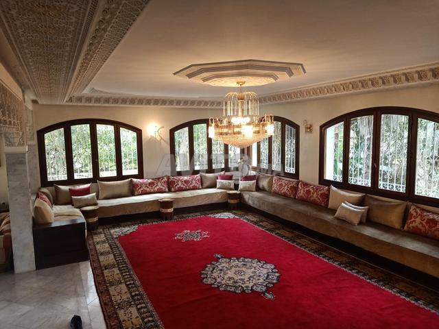 Grand salon complet et séjour