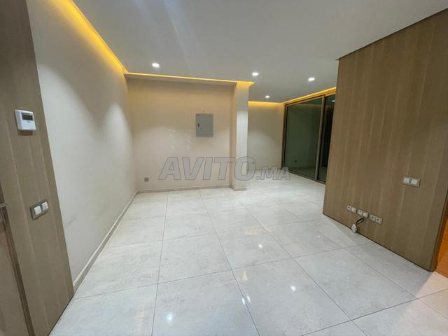 استوديو فاخر ، 60 متر مربع مع شرفة للإيجار - 2