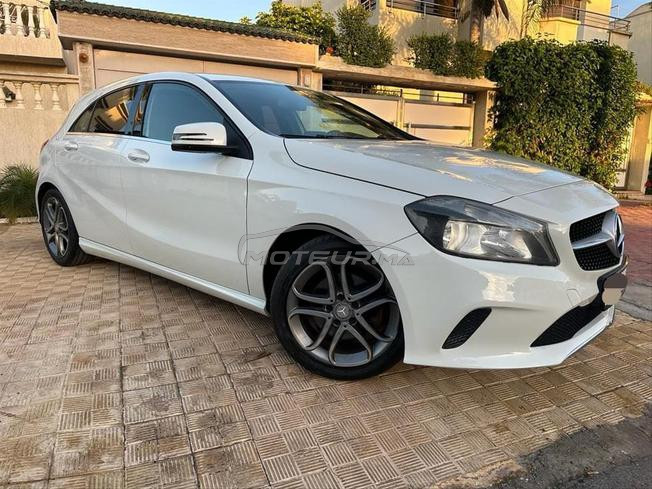 Mercedes-Benz 200 Diesel Automatique 2016 à Rabat