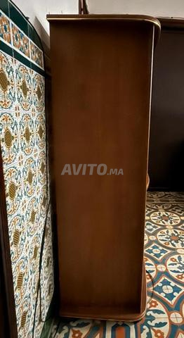 Table TV en bois élégante en bon état - 2