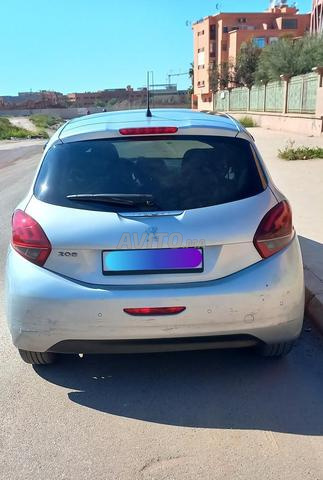 Peugeot 208 White Edition - 2