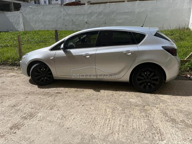 Opel Astra Diesel Manuelle 2011 à Tanger