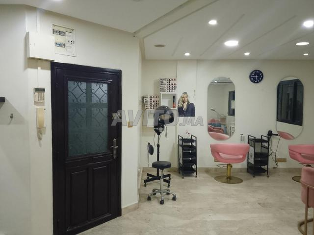Salon de coiffure et esthétique à vendre - 2