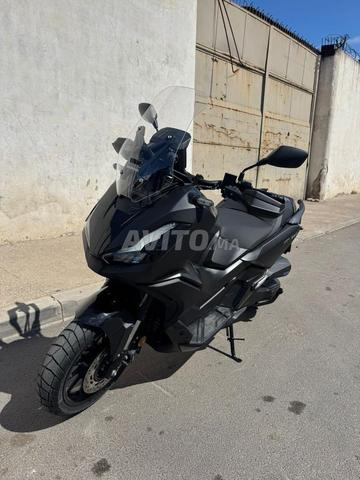 moto Honda ADV 350cc - 2