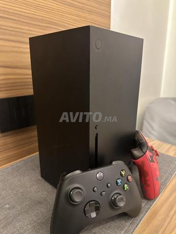 Xbox series X avec 2 manettes - 2