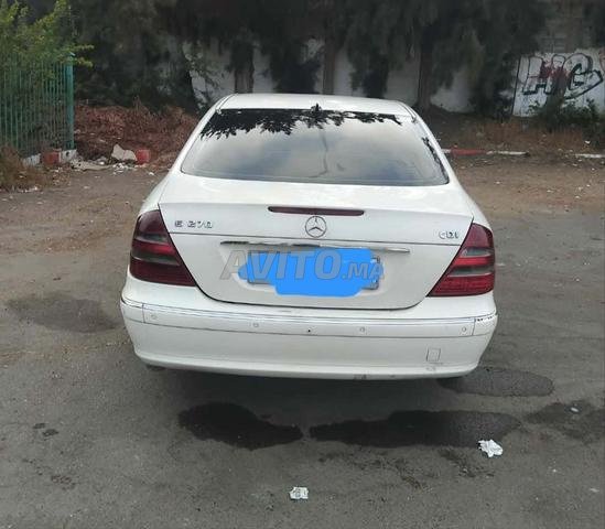 Mercedes-Benz Diesel Automatique 2004 à Rabat - 2