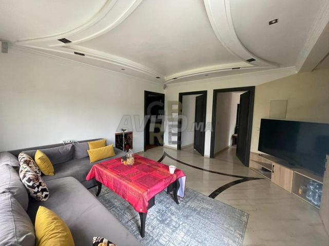 فيلا رائعة مع مسبح للبيع في حي الرياض - 2