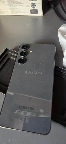 Samsung S24 FE Neuf 256Go - 2