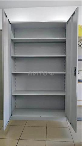 Armoire à vêtements métallique - 2