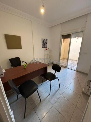 مكتب للإيجار - 2